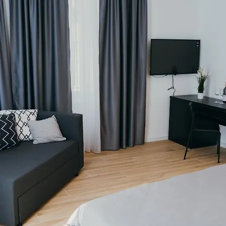 Poppy Downtown Suites Sarajevo Apartment