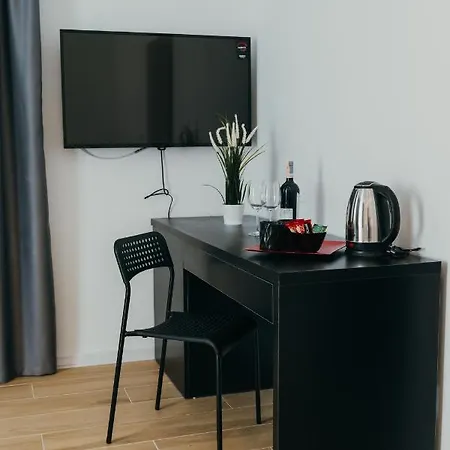 Poppy Downtown Suites Sarajevo Apartment *